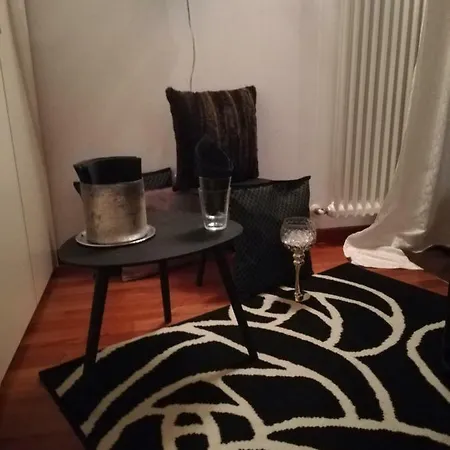 Garda House * סנדרה