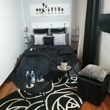 Garda House * Sandra