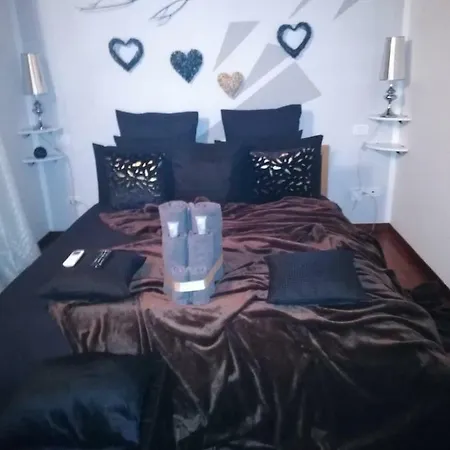 בית הארחה Garda House *