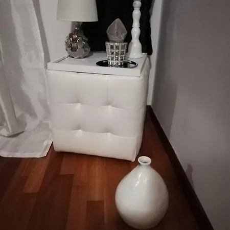 Garda House * Sandra